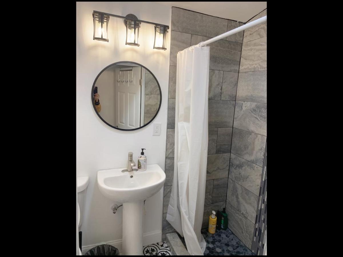 Stylist Bedroom Central Of Baltimore Exterior foto
